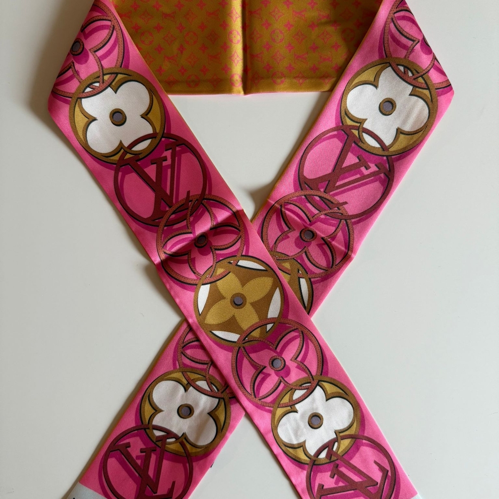 Pre owned Louis Vuitton Bandeau Silk Scarf Monogram Pink/Gold